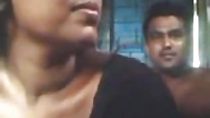 अच्छा कंपन पेगिंग उसकी सेक्सी इंग्लिश मूवी गांड निकालने के लिए एक विशाल सह लोड में मेरे गले