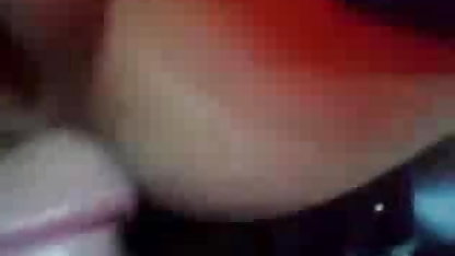 बहुत सुंदर सुनहरे बालों वाली लड़की सोलो उसे इंग्लिश बीएफ मूवी बिल्ली