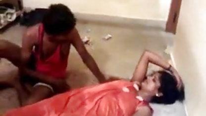 छोटे बालों वाली दादी इंग्लिश मूवी सेक्सी वीडियो एक बड़े चेहरे हो जाता है