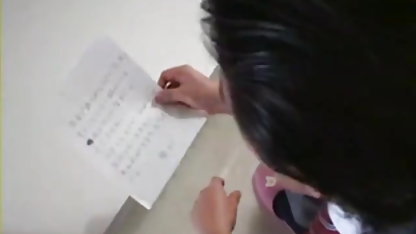 डॉक्टर खिलौने के बारे में इंग्लिश मूवी सेक्सी अपने मरीज सिखाता है