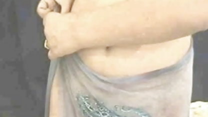 उम्मीद है कि हम पकड़े नहीं जाएंगे! इंग्लिश ब्लू मूवी सेक्सी सार्वजनिक कमबख्त मॉल में