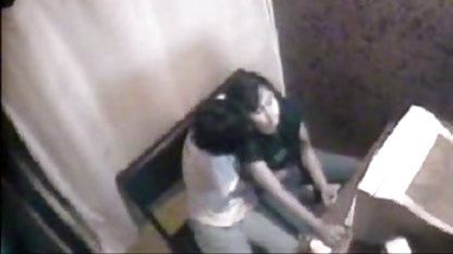 सुडौल मुर्गा, छेद सफेद सोफे पर सेक्सी पिक्चर मूवी इंग्लिश में