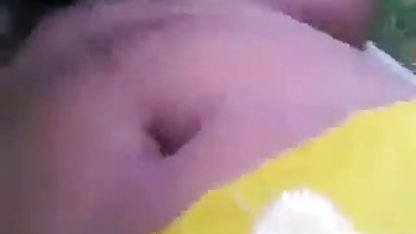 गर्भवती जेनेटा उसके बालों वाली सेक्सी पिक्चर मूवी इंग्लिश में युवा बिल्ली के साथ खेलता है!