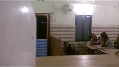 चूसने, इंग्लिश में सेक्सी मूवी कमबख्त, स्क्वरटिंग