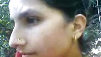 सींग का बना हुआ किट्टी खुद के इंग्लिश फिल्म सेक्सी फुल साथ खेलता है और एक गड़बड़ बनाता है!