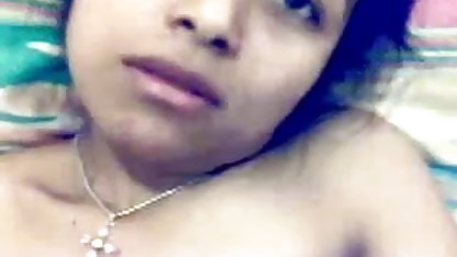 स्कीनी एशियाई नर्स एक इंग्लिश सेक्सी मूवी पीओवी में एक मोटी मुर्गा चूसने