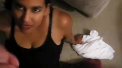 गर्म फूहड़ एक क्रूर सेक्सी मूवी इंग्लिश में फिस्टिंग लेता है और एक