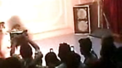 हेनतई इंग्लिश सेक्सी वीडियो फुल मूवी समलैंगिकों के खिलौने और मछली पकड़ने की छड़ के साथ खेल