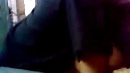 विशाल सड़क शंकु पर फुल सेक्सी इंग्लिश पिक्चर एक सार्वजनिक समुद्र तट