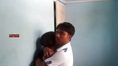 युवा शौकिया युगल इंग्लिश सेक्सी मूवी ब्लू घर कार्रवाई के साथ चेहरे